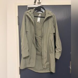 Lululemon rain rebel jacket